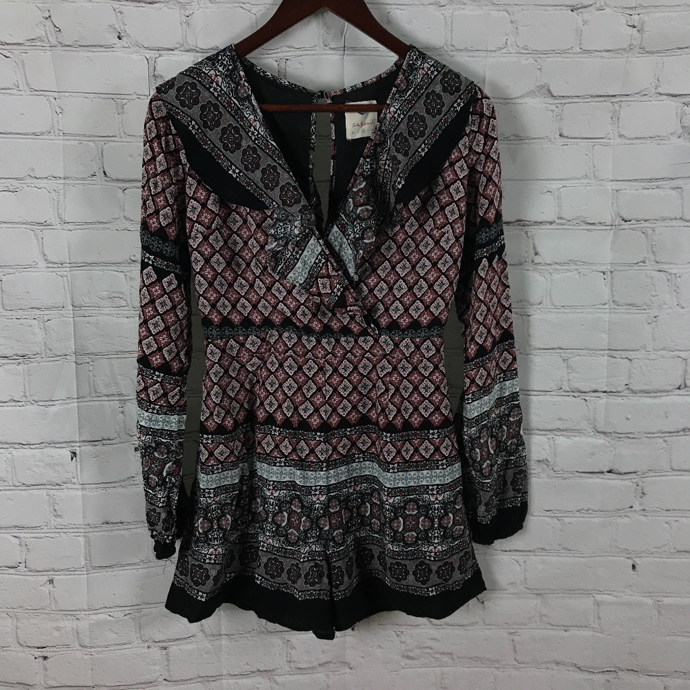 Wild Blue Sadie Robertson long sleeve romper - Picture 4 of 10